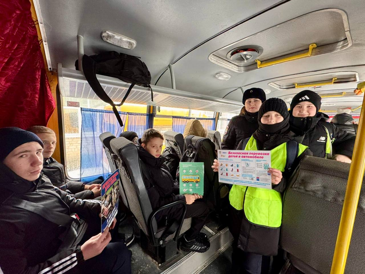 Урок дорожной безопасности в салоне школьного автобуса  🚌.