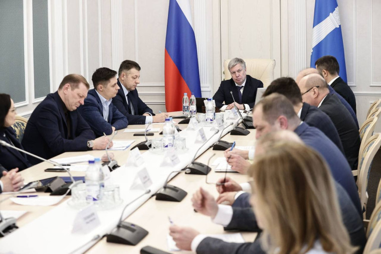 Губернатор региона провел встречу. Губернатор региона провел встречу.