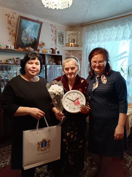 Продолжается вручение Юбилейных медалей. Продолжается вручение Юбилейных медалей.
